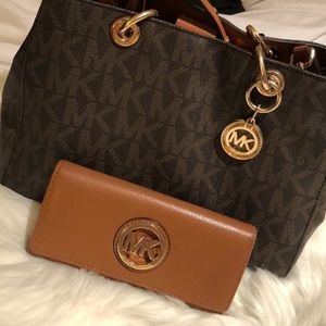 Michael kors Cynthia satchel & wallet